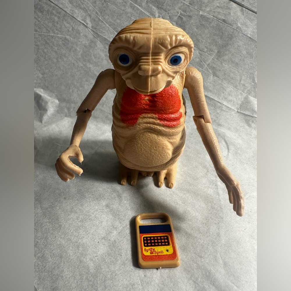 Vintage 1982 E.T. Movie Figure 4 Inch with Speak & Spell Accessory